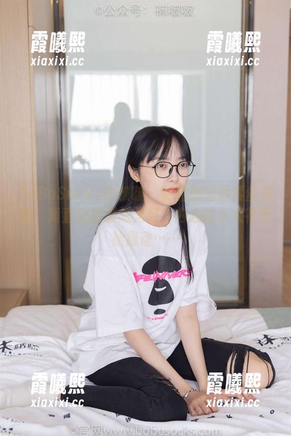 BoBoSocks袜啵啵 - 甜甜圈的厚紫丝美图，简直让我联想无穷，内心的小火花开始躁动……