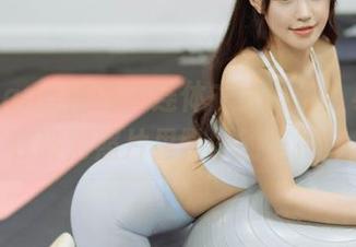 HuaYang花漾 – 连体衣太紧了？小热巴在高清照片里微妙的坚持！