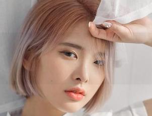 丝袜与Hyoyeon(김효연)，这个写真合集让你对搭配有新灵感！
