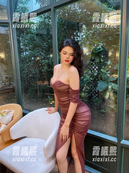 微密圈 - Jessie婕西的少女原图，下载后记得附上保密协议——发色不成问题，但情绪你可得小心点！