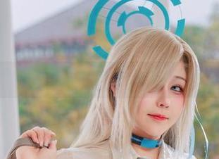 当KANEKO_咔喵在高跟鞋中行走，合集里的每一步都是挑战！