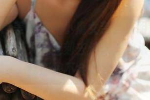 MyGirl美媛馆 – 小魔女奈奈这组比基尼全套图片让人想立刻去沙滩上冲浪，虽然我压根不会游泳。