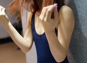 ROSI黑色蕾丝私拍，资源多到让我想攒个婚礼，虽然婚礼对象尚未到位。