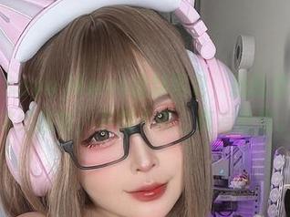又来了!Sayo Momo最新图包,挑战你对旅途的终结想象,不得不说,真有意思。