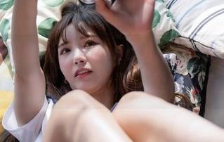 咖啡馆初登场，Seoyool(서율)的全套写真就像是咖啡里的奶泡，柔和又有层次。