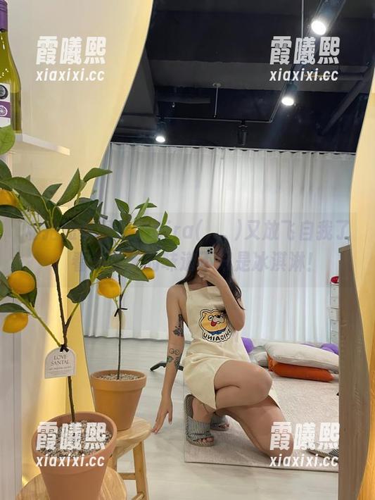 私拍短裤图集，Sira(시라)又放飞自我了，看来夏天的味道不只是冰淇淋！