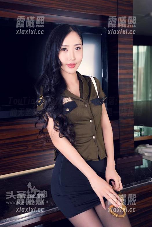 TouTiao头条女神-李丽莎 TouTiao头条女神 - 隐秘的角落:李丽莎的无圣光写真,是一帘幽梦还是一场闹剧?