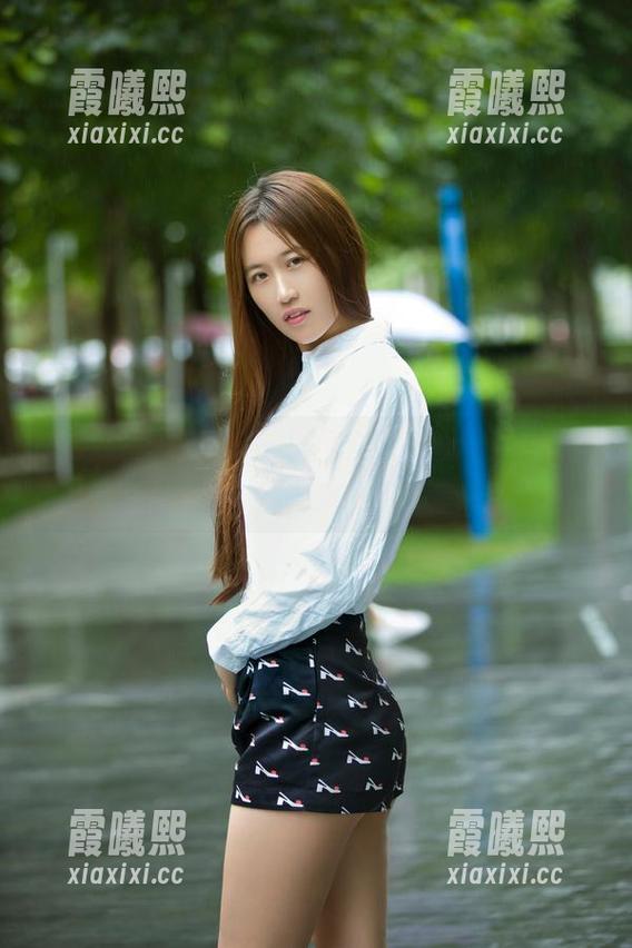 TuiGirl推女郎-哈尼宝宝 TuiGirl推女郎 - 别瞧我!哈尼宝宝在泳池的福利原图太会撒娇了!