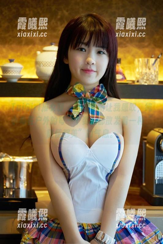 TuiGirl推女郎-纯小希 TuiGirl推女郎 - 这组原图让我感叹,纯小希在户外的每一个姿态都散发着一种“随便都美”的气息。