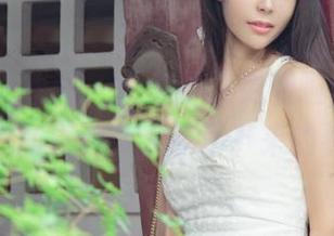UGirls尤果网 – 金美子又更新啦，裤里丝的套图真是让人停不下来的看！
