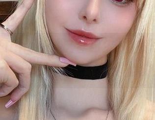 哎哟，Vinnegal这套约尔·福杰写真真是给人来了一记猛击，摇摇欲坠的美好…