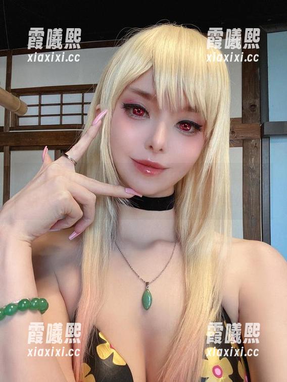 哎哟，Vinnegal这套约尔·福杰写真真是给人来了一记猛击，摇摇欲坠的美好…