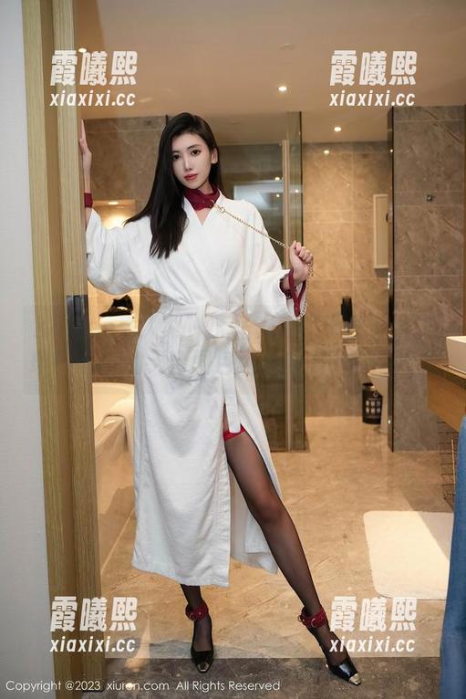 Xiuren秀人网-大琪琪Emily Xiuren秀人网 - 无圣光寓意深长?大琪琪Emily的天台图包让人内心小鹿乱撞。