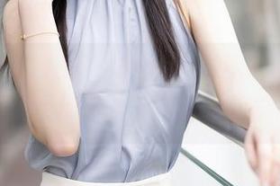 Xiuren秀人网 – 是小逗逗这次大勇敢，裸足再返图库最新，话说，这能吃吗？