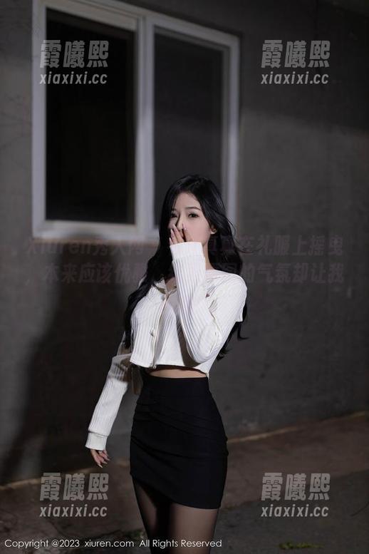 Xiuren秀人网-江真真 Xiuren秀人网 - 看江真真在礼服上摇曳,本来应该优雅,结果原图的气氛却让我困惑!
