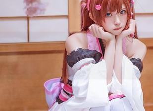 这最新的红裙套图，kitaro绮太郎又会如何在粉丝中掀起波澜？