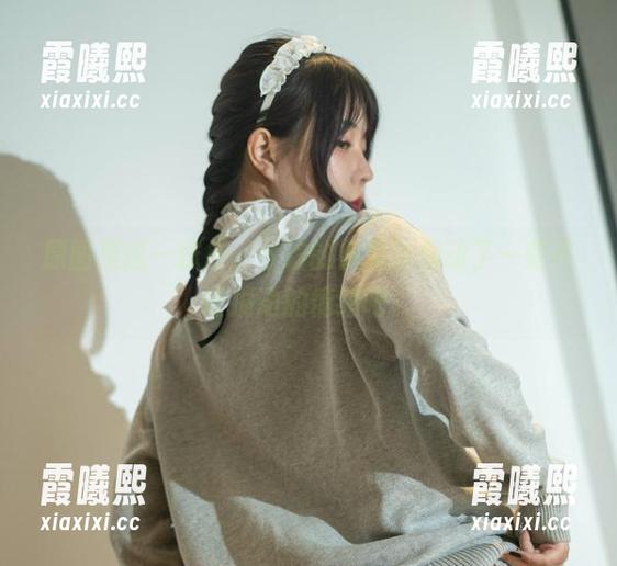 今汐 原图里这一抹色,今汐的裤里丝搅动了一些不该搅动的情绪吧。