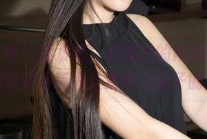 克拉女神 – 翻页吧，依娜丝的网袜写真集！原图灵动得简直让我怀念袜子的青春。