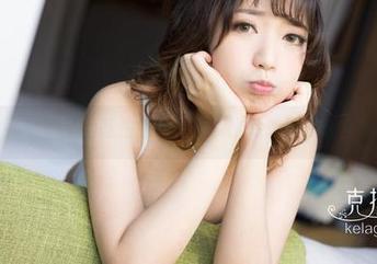 克拉女神 – 珊珊的私拍修女造型：比如说那个奇怪的帽子！