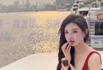 微密圈 – 我发现，周妍希穿和服的样子，难以控制，一拍就是深夜思绪的纷纷泛滥。