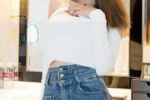 嗲囡囡 – 生活必备：SiByl李思宁的美脚合集，资源太畅销了吧。