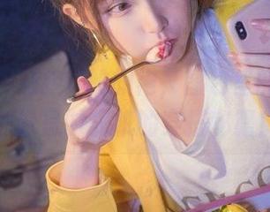 看在下萝莉控ii的旗袍，图包里的每一帧都像是时光机的穿搭秘籍！