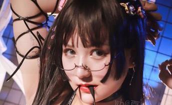 夏鸽鸽不想起床拿起镜头，图册里这猫耳百合值得多看几眼