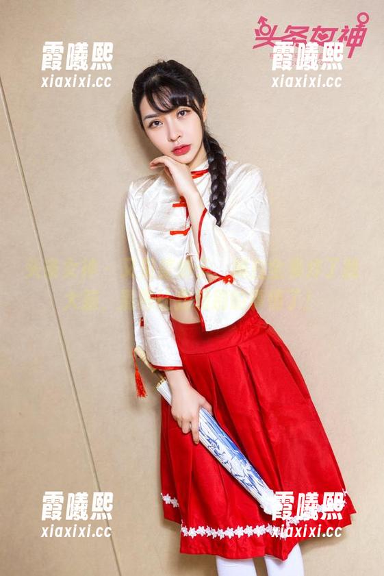 头条女神-美纳子 头条女神 - 又见美纳子,黑白全集炸了我大脑,别再让我想别的事情了!