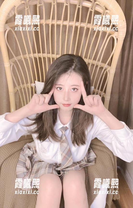 看着奈汐酱Nice的cos美图，小乖和我心里的小污污在打架。