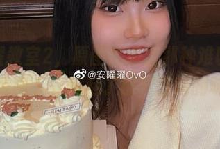 安曜曜教室2，原图传递出那种难以言喻的氛围，我想起了那根铅笔的味道