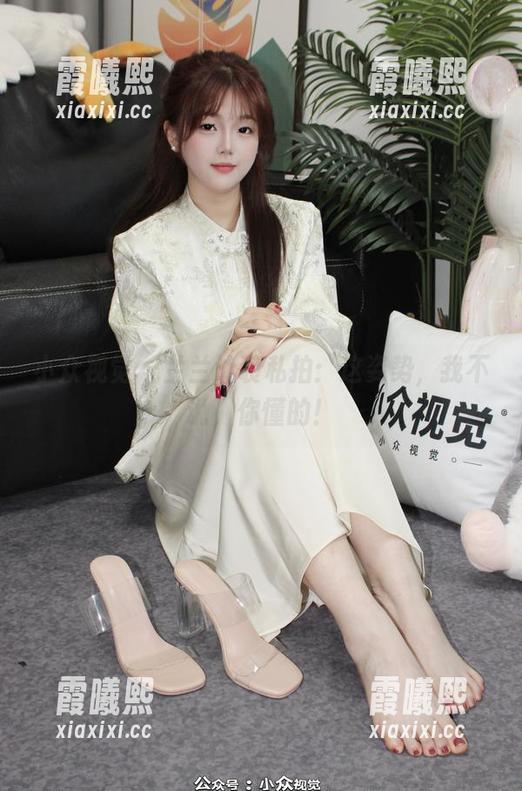 小众视觉-兰兰 小众视觉 - 兰兰泳装私拍:这姿势,我不说,你懂的!
