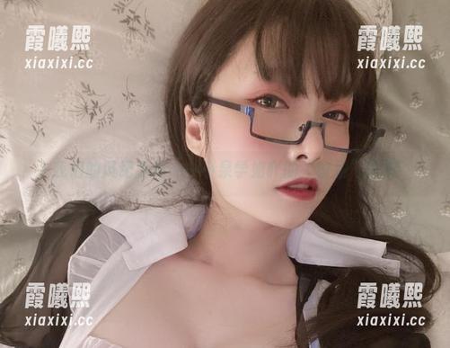 小泉学姐吖 我们的风纪委员——小泉学姐吖的“议题”美照
