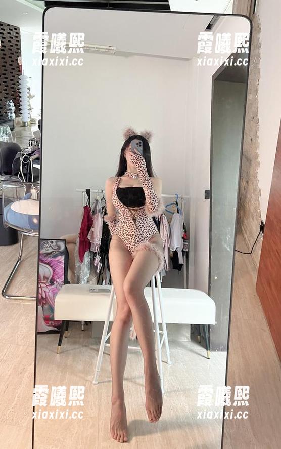 小玉吃果冻 微密圈 - 猜猜小玉吃果冻那带尾巴的豹纹,免费套图里藏了啥?