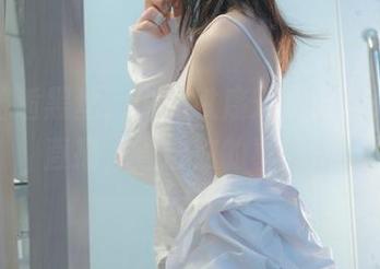 窗台邂逅黑丝，少女秩序开启无圣光图片直播，直击你的喜好！