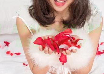 尤果网 – 周妍希的泳池写真，难道我们的眼睛也要去游泳吗？