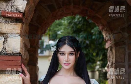 尤物馆-俞公主 尤物馆 - 最新游泳装备上线,俞公主教你如何在泳池边“吸睛”!分享经验,快来围观!
