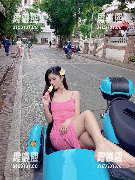 就是阿朱啊 微密圈 - 图片中的就是阿朱啊和高跟鞋:当她走路,地球也在摇!