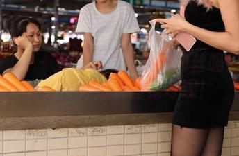 异思趣向 – 见过风衣下的厚肉丝吗？小六在线带你打开图集奇观！