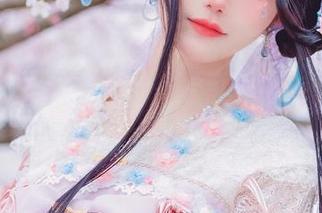 下载这些彩芸_Nebula的图片，你会发现，光之高扬斯卡娅不止于此哦，呵呵
