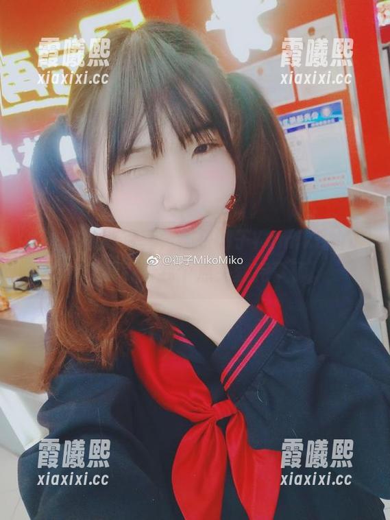 每一张油亮写真，都是御子Yumiko的定制鬼手，给我个点头就完事了。