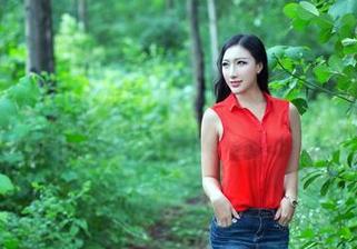 推女郎 – 娜露的海边套图：那肚子上的沙子不跟涂鸦似的么？