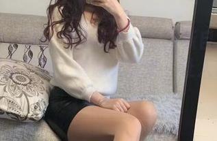 微密圈 – 还记得提袜少女的最新自拍吗？图片里面的她，随意又自然，让人忍不住点赞。
