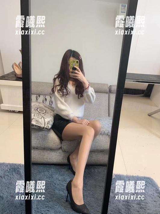 提袜少女 微密圈 - 还记得提袜少女的最新自拍吗?图片里面的她,随意又自然,让人忍不住点赞。