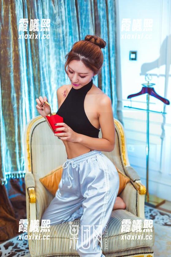 果团网 - 百变黄歆苑和她的修女写真，图包的惊喜还有多少？