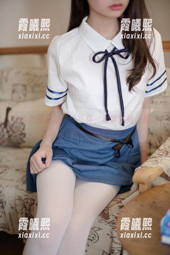 森萝财团最新户外写真，看学妹如何用肉丝和美足吸引所有目光！