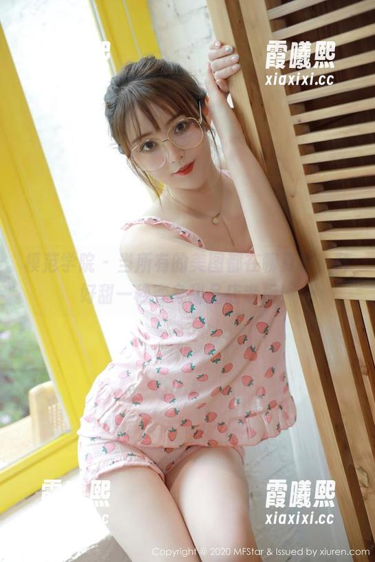 模范学院 - 当所有的美图都在聊夏日，韩好甜一秒变身甜品店老板！