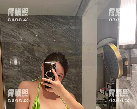 微密圈 - 水蜜桃米米最新作品：蕾丝裙，似乎在讲述一个没说完的故事？