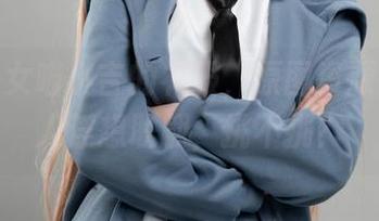 爆机少女喵小吉的礼服，原图资源看了让人浮想联翩，挑不挑？