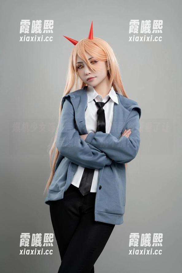 爆机少女喵小吉 爆机少女喵小吉的礼服,原图资源看了让人浮想联翩,挑不挑?