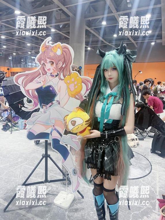 狐玖玖 狐玖玖的万圣节写真,下载的时候还会蹦出奇怪的色彩!